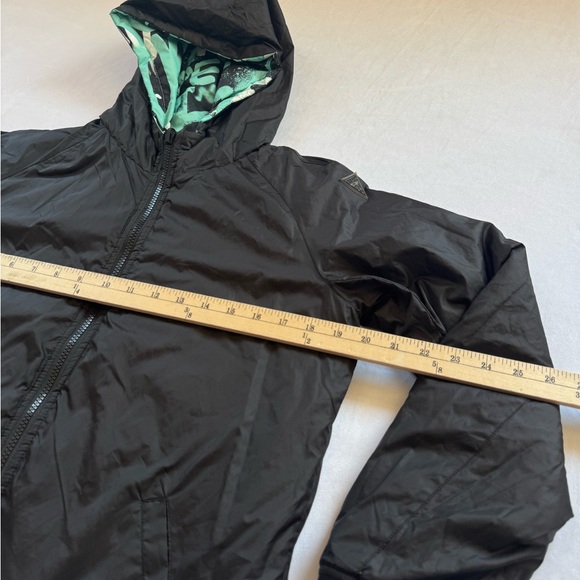 Guess Kids Boy's Green Digital Print Reversible Padded Jacket Size 14 - Picture 11 of 16